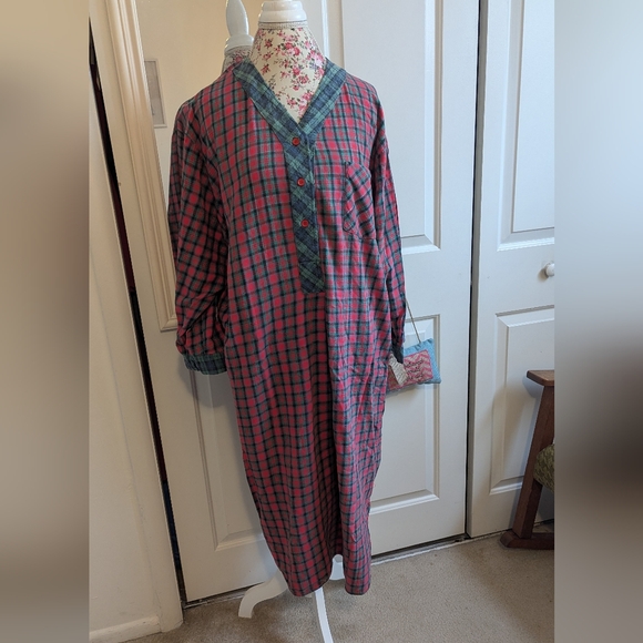 Barbizon Red Plaid Flannel Sleepshirt Nightgown Size XL - Picture 1 of 9